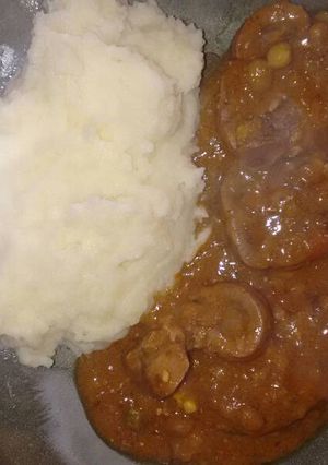 Una foto de Riñones al vino con puré