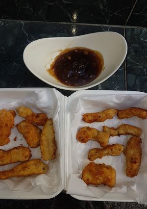 A picture of Crispy Chicken Breasts with Honey Sauce.