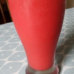 A picture of Lemon & Raspberry Refresher.