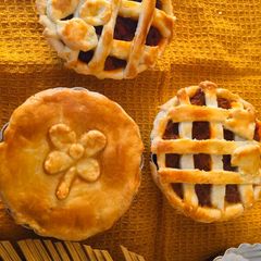 A picture of Chicken pie.