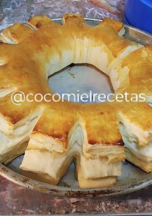 Una foto de 🍞 2 cremonas rellenas con membrillo💛