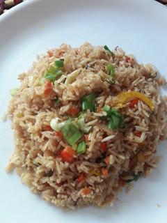 वेज फ्राइड राइस (veg fried rice recipe in hindi) रेसिपी मुख्य फोटो
