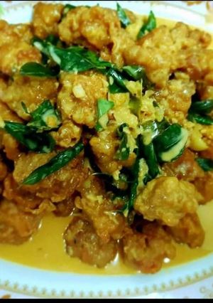 รูปของ ไก่กรอบผัดซอสนม
