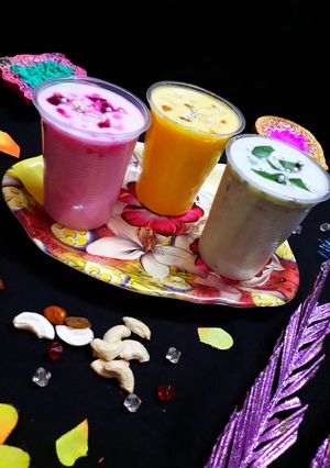রঙিন ঠান্ডাই (Rangin Thandai recipe in bengali) রেসিপির প্রধান ছবি