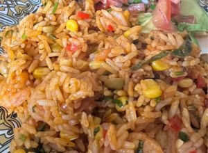 Una foto de Arroz con camarones