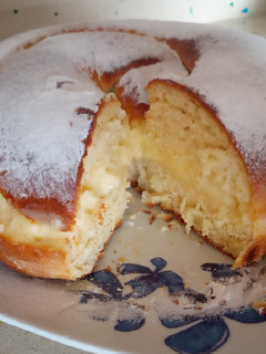 Una foto de Ensaimada con crema pastelera 😍😍