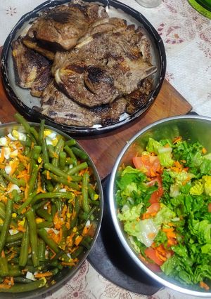 Una foto de Churrascos al disco con ensaladas