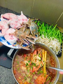 Hình của món Lẩu thái cá bớp.