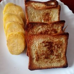 A picture of Toast mayai (French toast) & sweet potatoes.