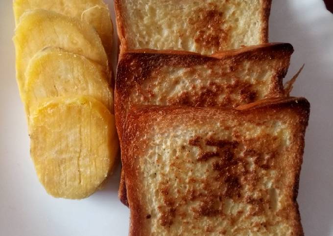 Toast mayai (French toast) & sweet potatoes