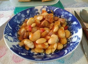 Una foto de Guiso de porotos pallares (los blancos grandes)