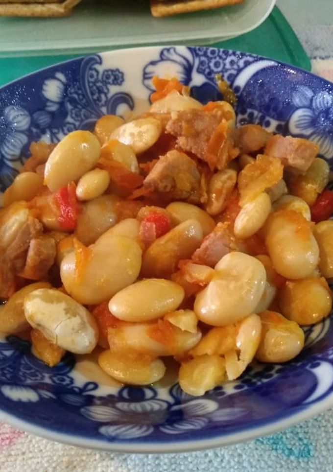Una foto de Guiso de porotos pallares (los blancos grandes)