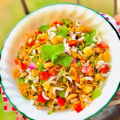 A picture of Instant Maggi (Bhel puri).