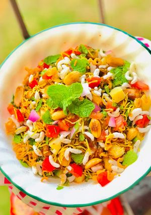 A picture of Instant Maggi (Bhel puri).