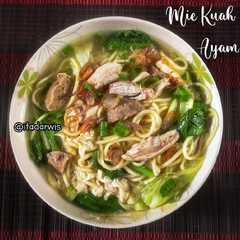 A picture of Mie Kuah Ayam.