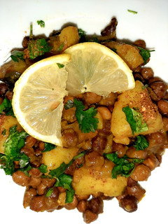 A picture of Black chickpea with potatoes(kaale chana aloo).
