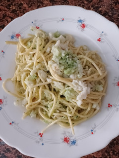 Una foto de Pasta con Merluza y picada