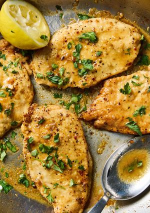A picture of Lemon Pepper Chicken Plate.