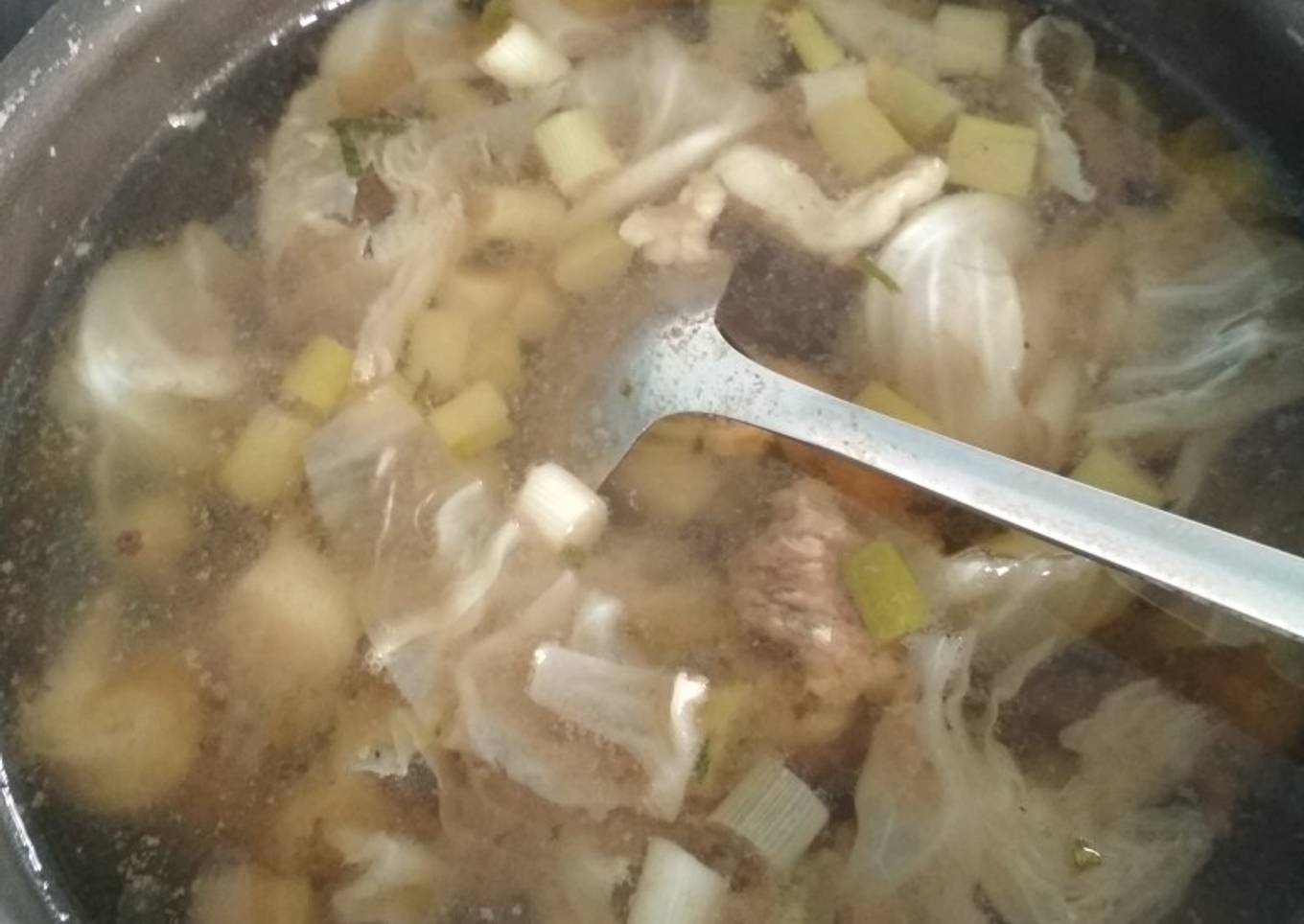 Bagaimana Menyiapkan Sop daging istimewa yang Enak Banget