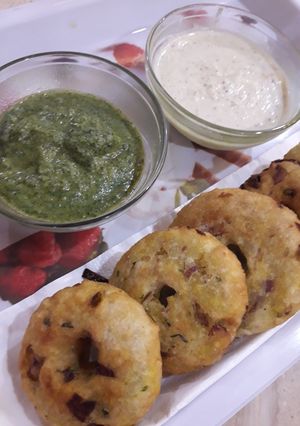 A picture of Poha vada.