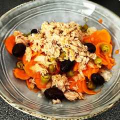 Una foto de Ensalada con base de zanahoria y sin lechuga con especias Cookpad