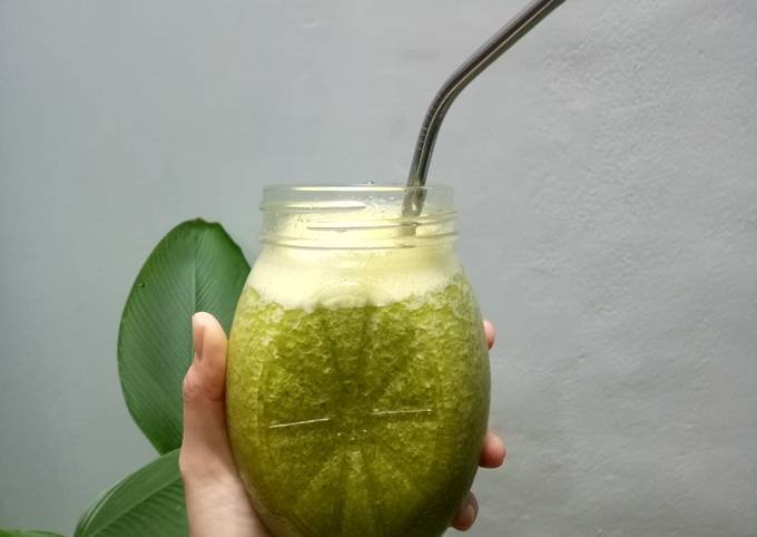 Bagaimana Menyiapkan Green smoothies pakcoy timun yang Lezat
