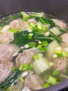 A picture of Wonton soup.