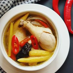 A picture of Chicken Tom yam / tom yum.
