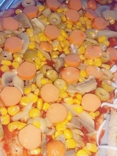 صورة لوصفة بيتزا منزليه بتشهي ازكا من مليون بيتزا محلات 😍😋🍕 Pizza