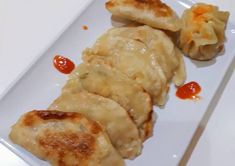 Langkah Mudah untuk Menyiapkan Gyoza isi udang dan daging ayam versi home made yang Lezat Sekali
