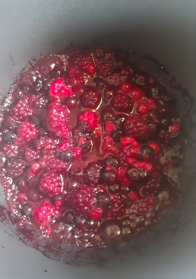 Una foto de Mermelada de frutos rojos casera