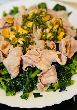 涼拌豆苗五花肉 的食譜成品照片