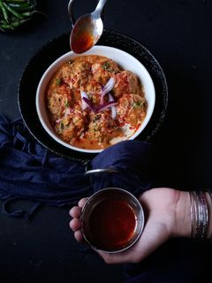मटर कोफ्ता करी (matar kofta curry recipe in Hindi) रेसिपी मुख्य फोटो