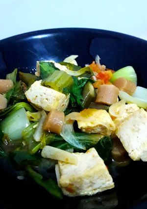 Foto resep Tumis Pakcoy Siram Tahu Sosis Ayam
