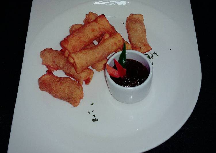 Rollitos primavera en salsa ponsu