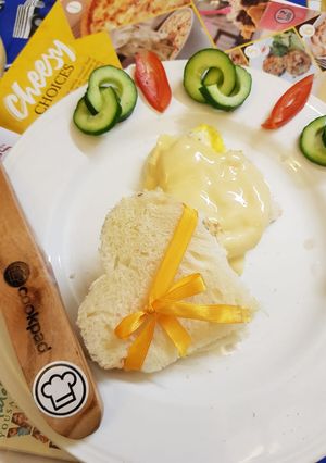 A picture of Egg n cheese sandwich.