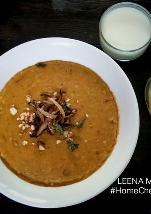 A picture of Veg Haleem/Gehu Khichda.
