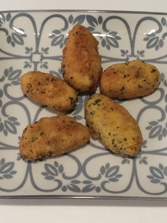 Una foto de Croquetas de pavo y pollo con jamón