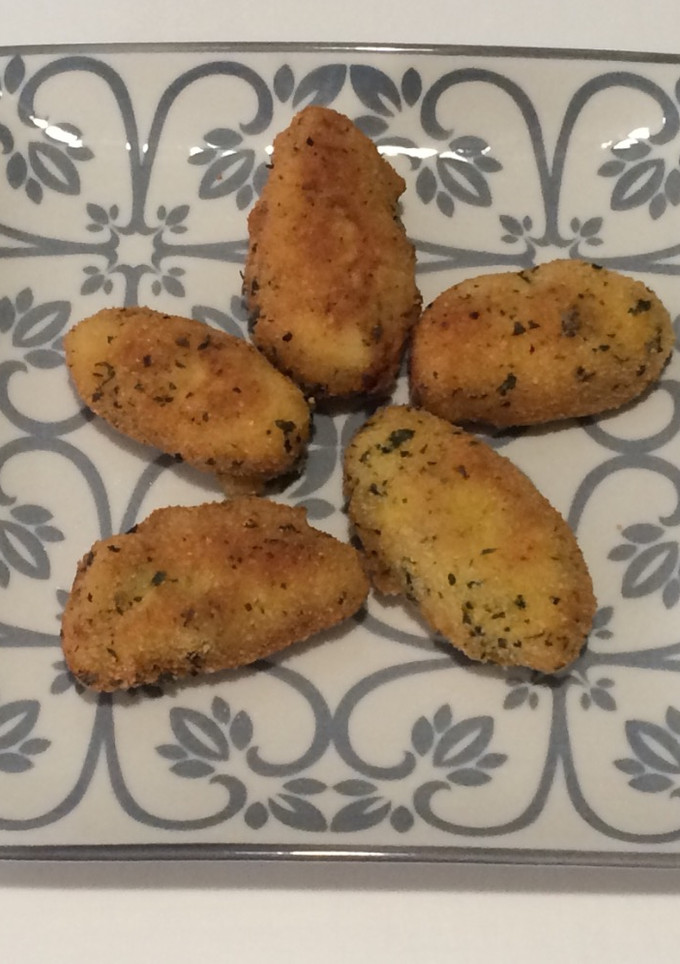 Una foto de Croquetas de pavo y pollo con jamón