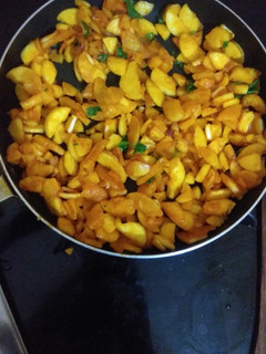 காரசாரமான மரவள்ளி கிழங்கு ப்ரை (maravali kilangu fry recipe in Tamil) செய்முறை முக்கிய புகைப்படம்