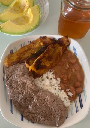 Una foto de Frijoles paisas