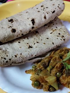 मुलायम गोल रोटी (mulayam gol roti recipe in Hindi) रेसिपी मुख्य फोटो