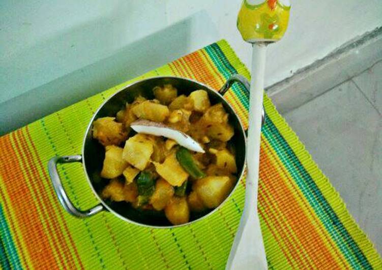 Steps to Make Super Quick Homemade Pepey Dalna (papaya curry)