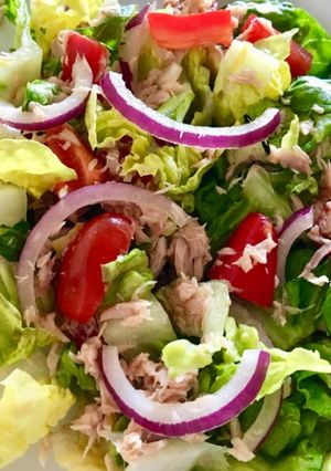 A picture of Tuna salad with orange dressing.
