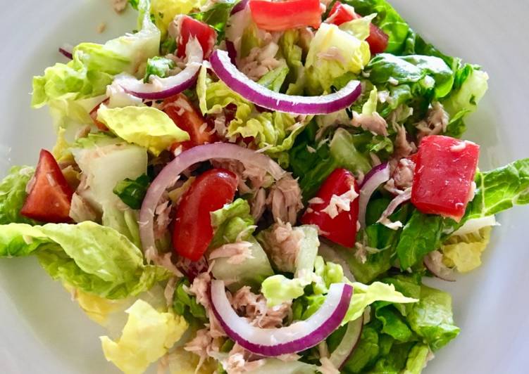 Tuna salad with orange dressing