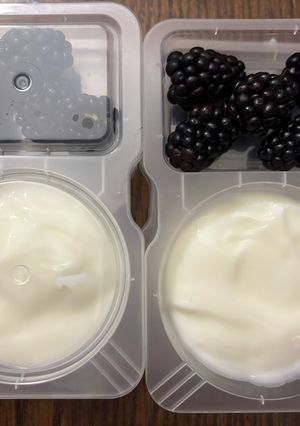 A picture of Blackberries & yogurt snack packs.
