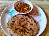 બાજરાનો રોટલો (Bajra Rotlo Recipe In Gujarati)