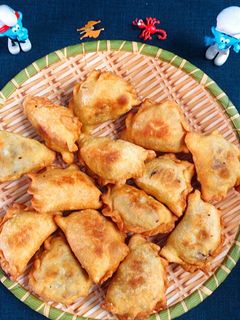 Hình của món Bánh gối/ bánh xếp.