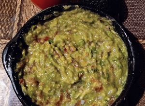 Una foto de Guacamole sin ají 🍅🥑