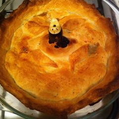 A picture of Leek and Chicken Pie.
